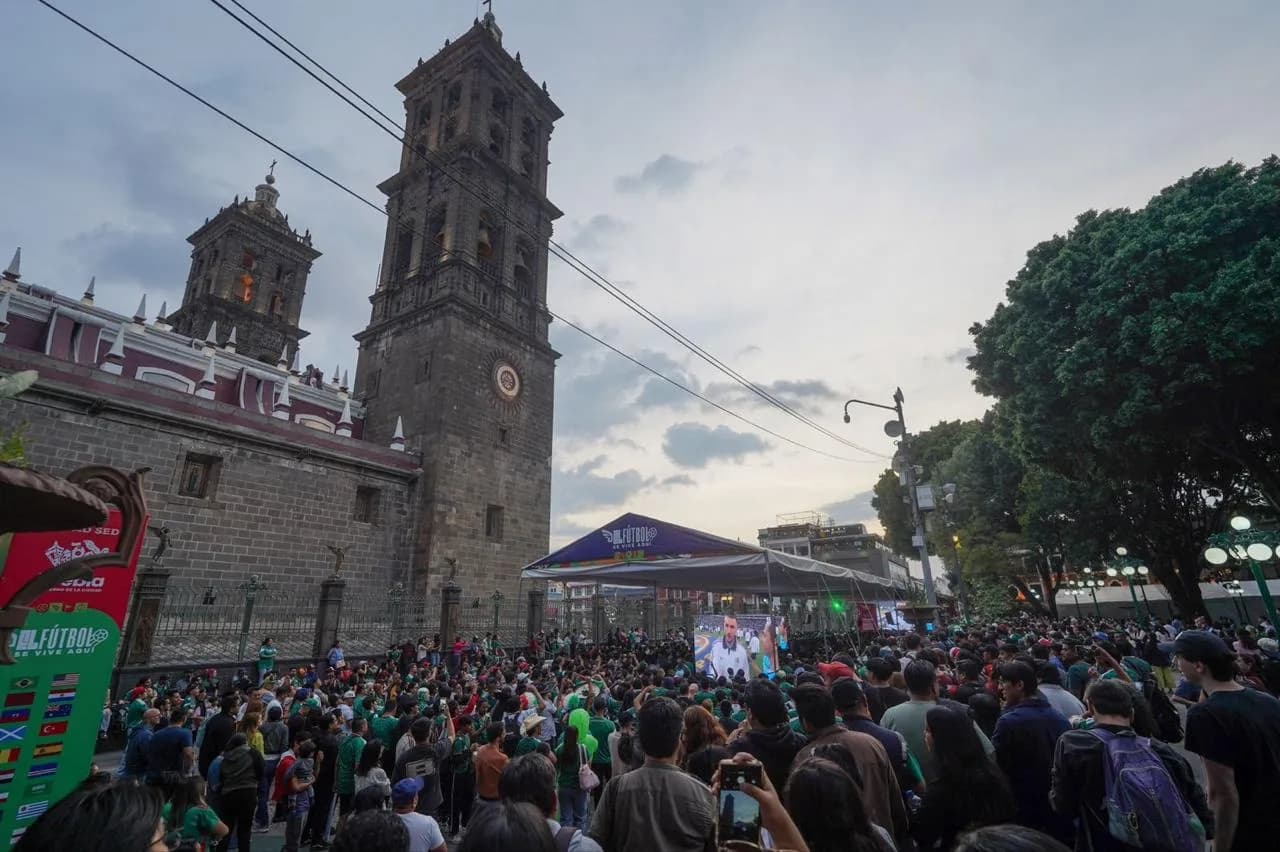 Iniciativa mundialista reunió a más de 100 mil personas en el Zócalo de Puebla