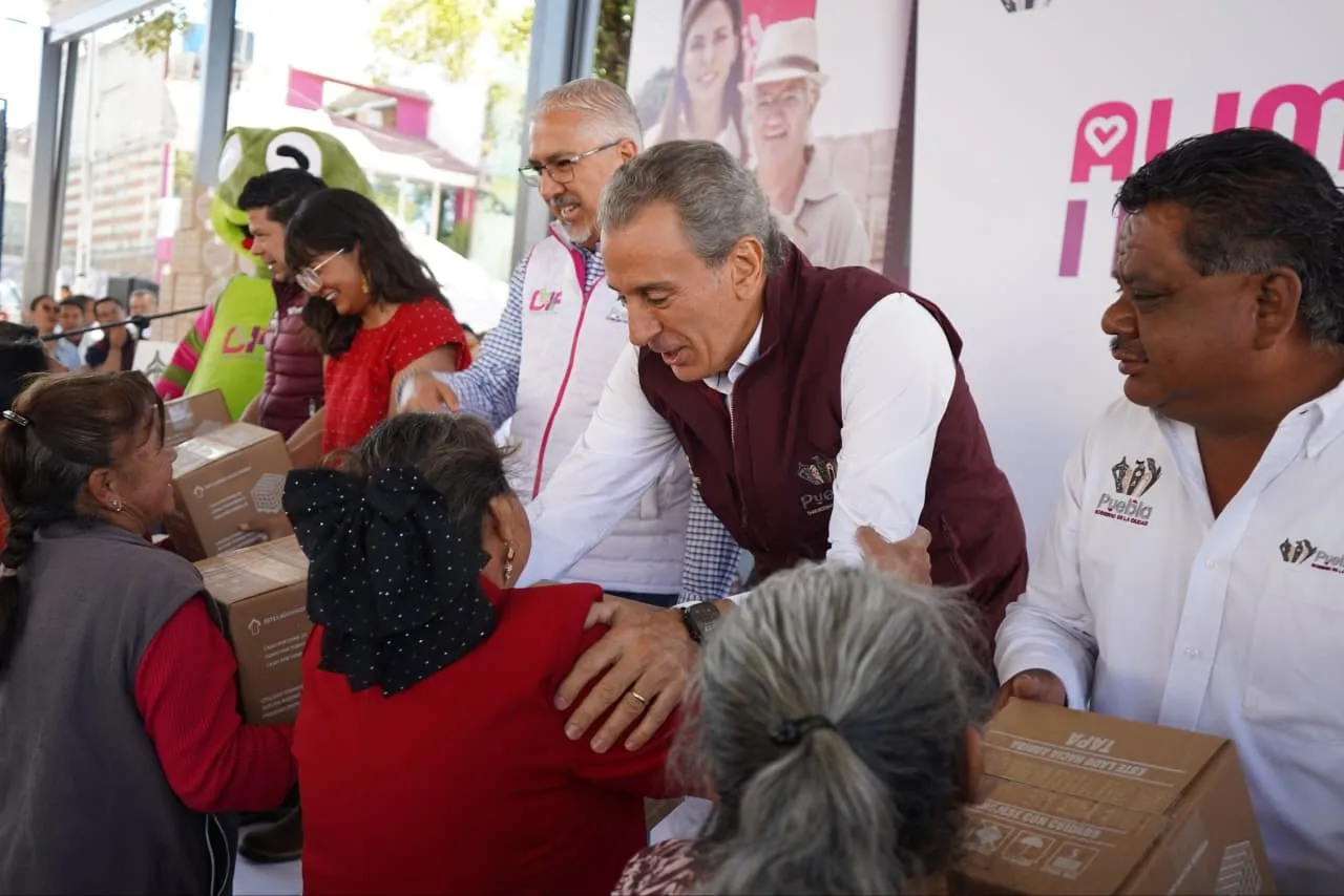 Alcalde de Puebla encabeza entrega de 12 mil apoyos alimentarios