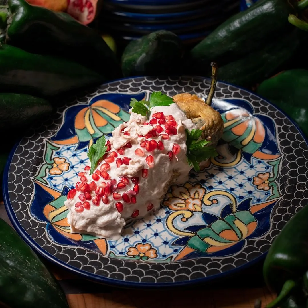 Restaurantes de Puebla prevén vender 3 millones de chiles en nogada esta temporada