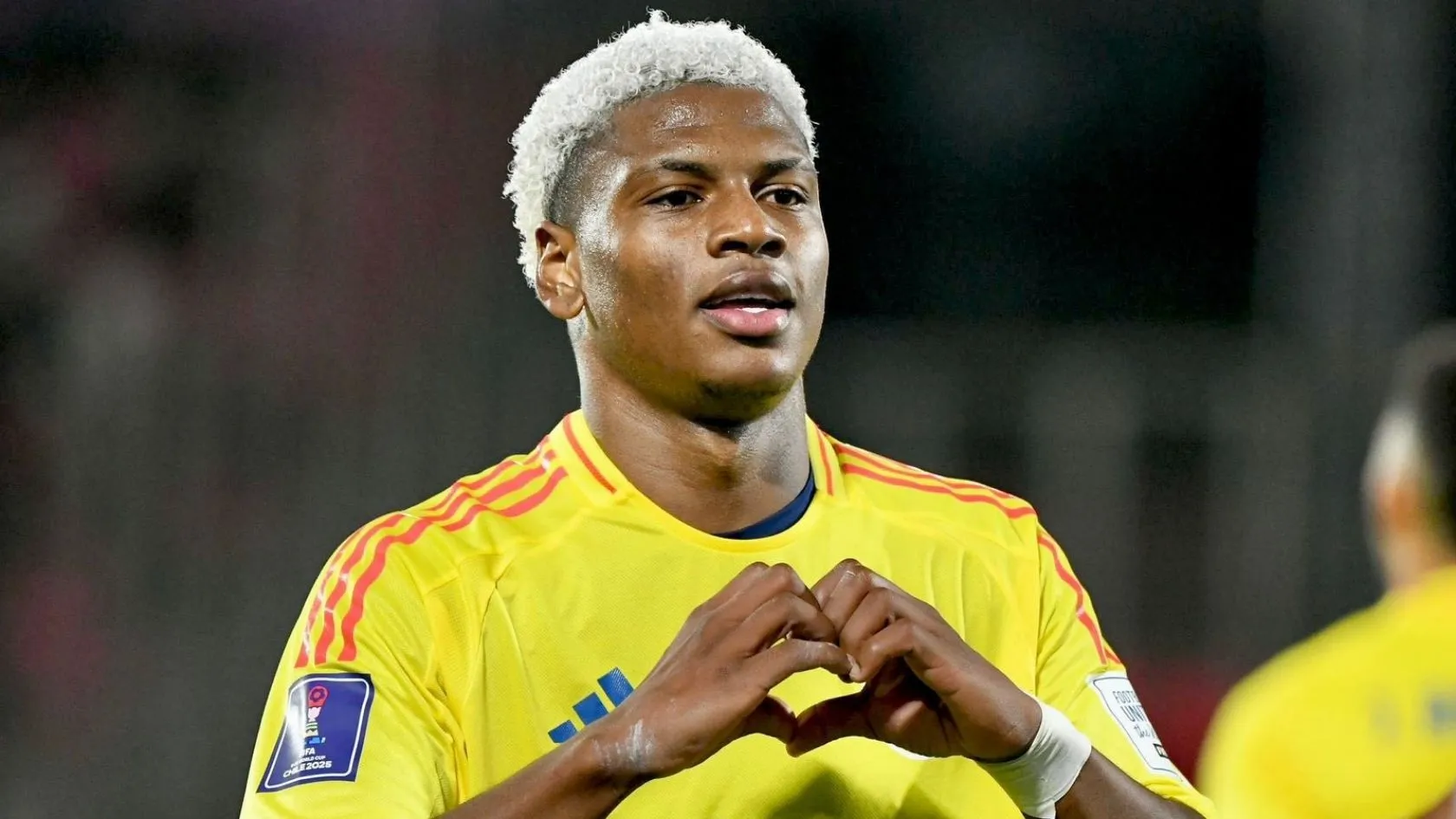 América hace oficial el fichaje del colombiano Óscar Perea