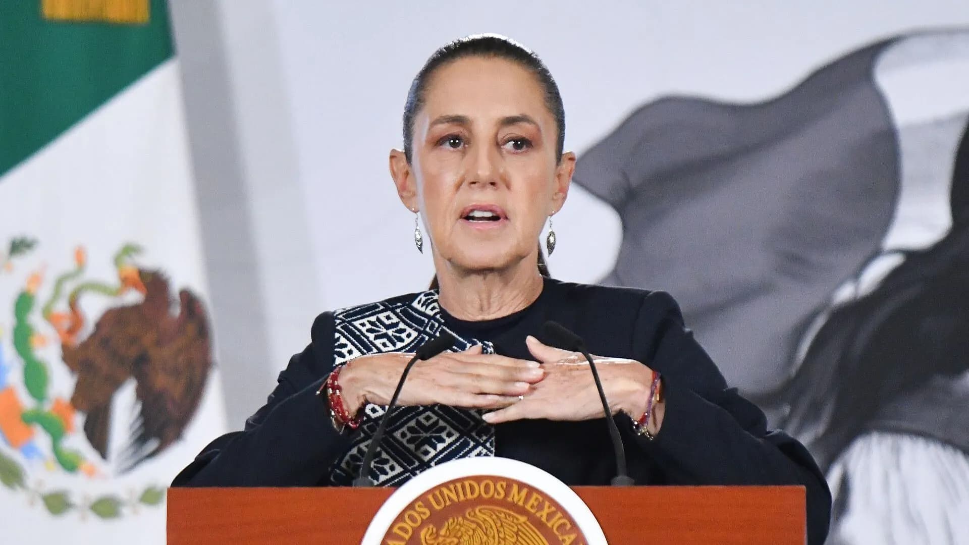 Sheinbaum pide a la UNAM actuar ante irregularidades en plataforma de exámenes