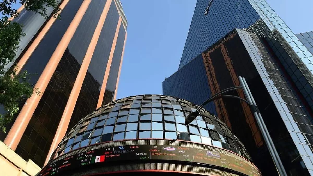 Bolsa Mexicana avanza más de 1% tras resultados empresariales