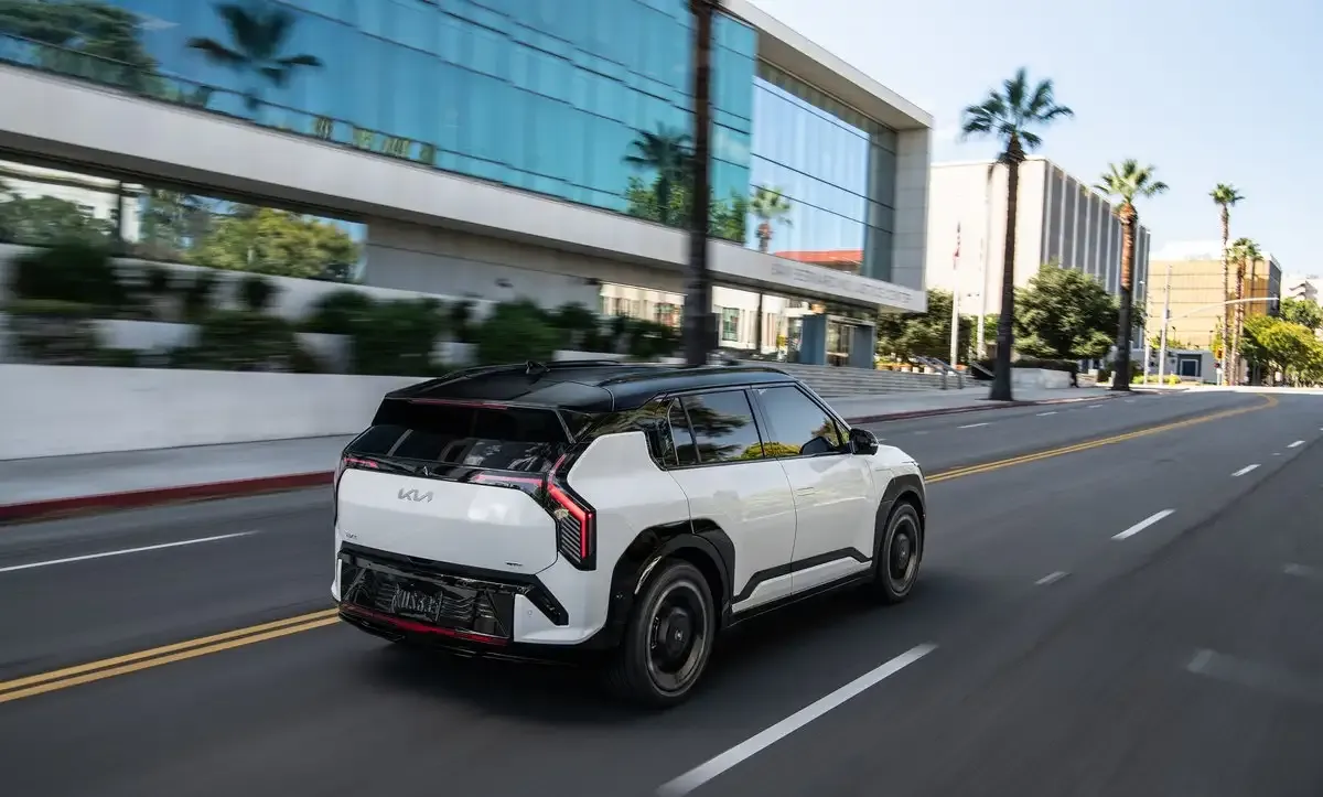 Kia inicia en México la producción de su SUV eléctrica EV3 con inversión de 649 millones de dólares