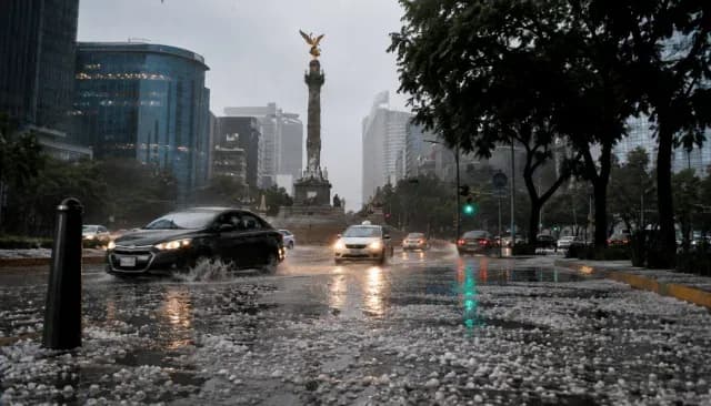 Lluvias y granizo provocan inundaciones en distintos puntos de la CDMX