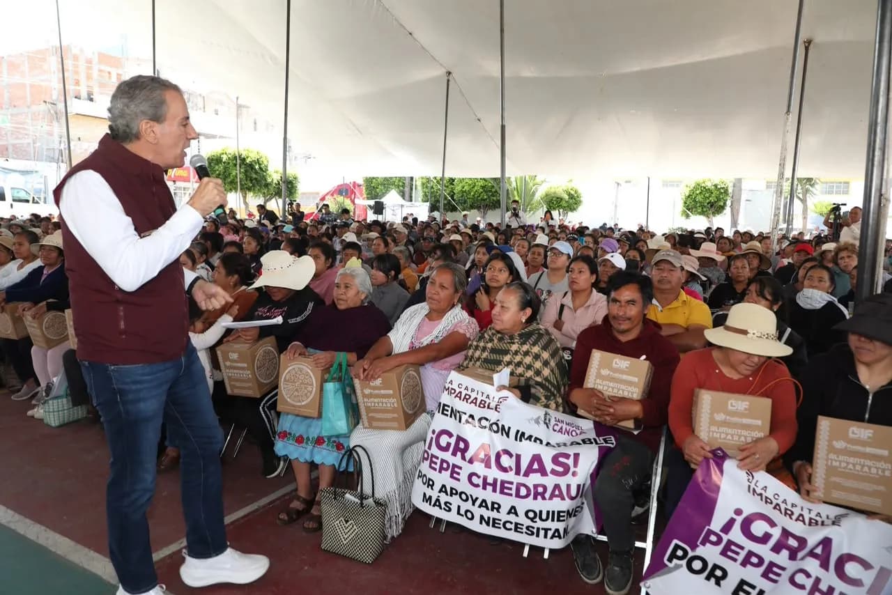 Ayuntamiento de Puebla entrega 5 mil 550 apoyos alimentarios en San Miguel Canoa