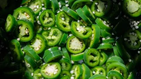 Jalapeños mexicanos son vinculados con brote de salmonela que afecta a 27 estados de EE. UU.