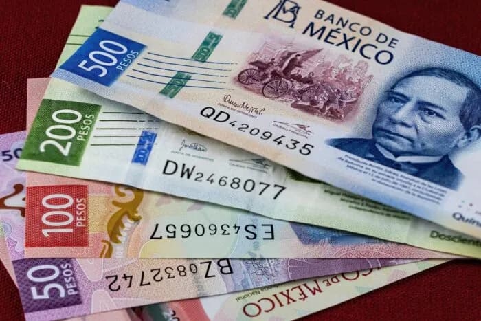 Peso perfila segundo día de pérdidas mientras mercado espera señales de la Fed