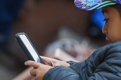 México abre discusión sobre nuevas reglas para Meta, TikTok y otras redes utilizadas por menores