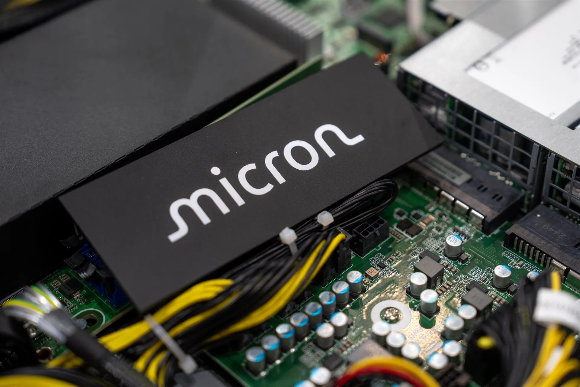 Micron invertirá 10 mil mdd para desarrollar la próxima generación de chips
