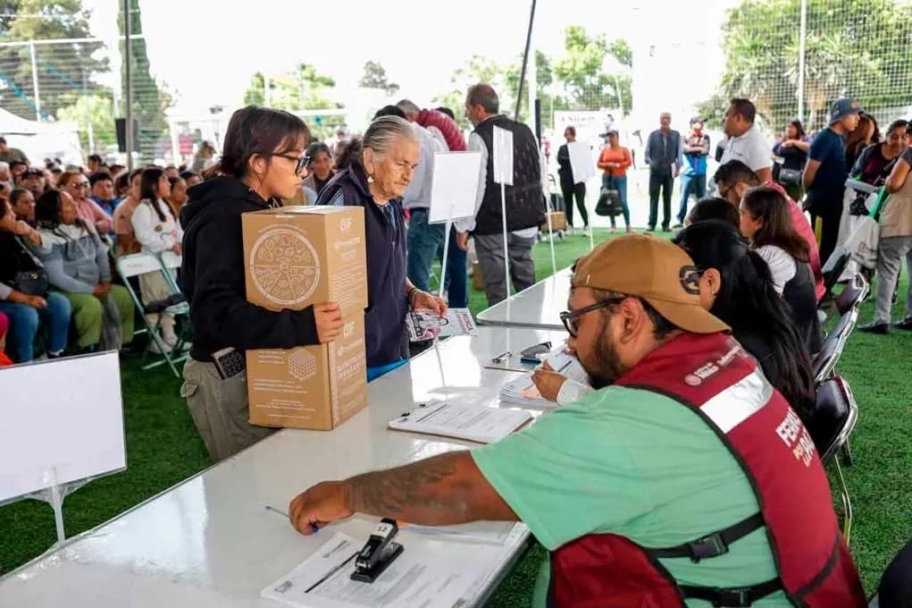 DIF Puebla Capital entrega 7 mil 224 despensas en Ignacio Romero Vargas