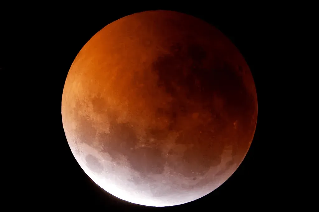 Eclipse parcial de Luna ocurre este 28 de agosto: estas son las regiones donde puede observarse