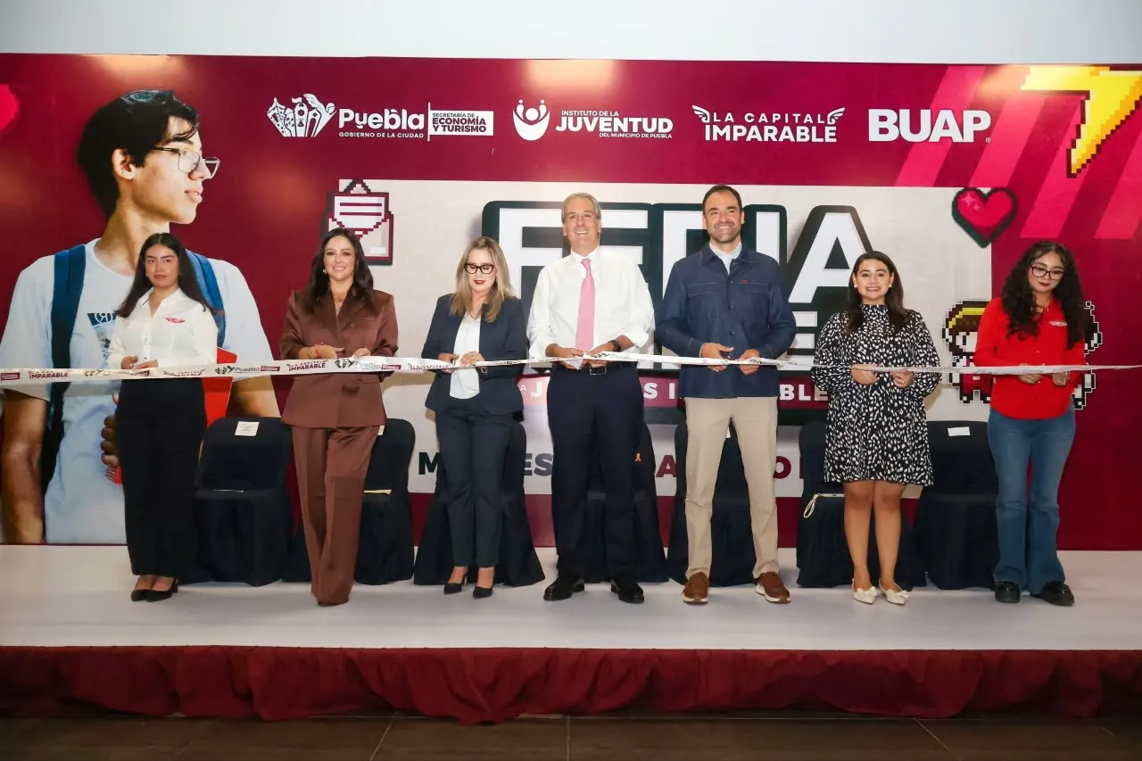 Gobierno de la Ciudad de Puebla acerca 3 mil 400 vacantes a jóvenes en feria de empleo