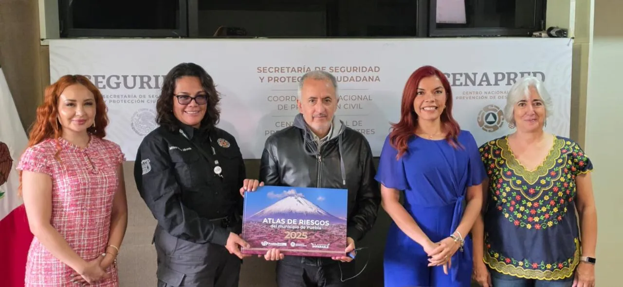 Ayuntamiento de Puebla entrega al CENAPRED Atlas de Riesgos con software propio