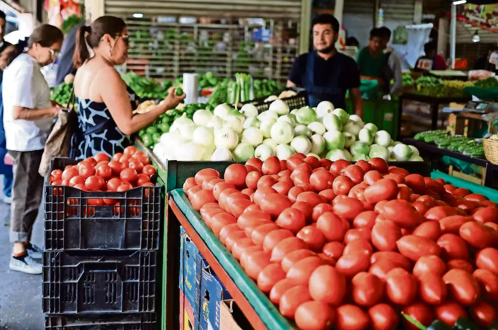 Inflación vuelve a subir en México después de cinco meses y llega a 3.26%