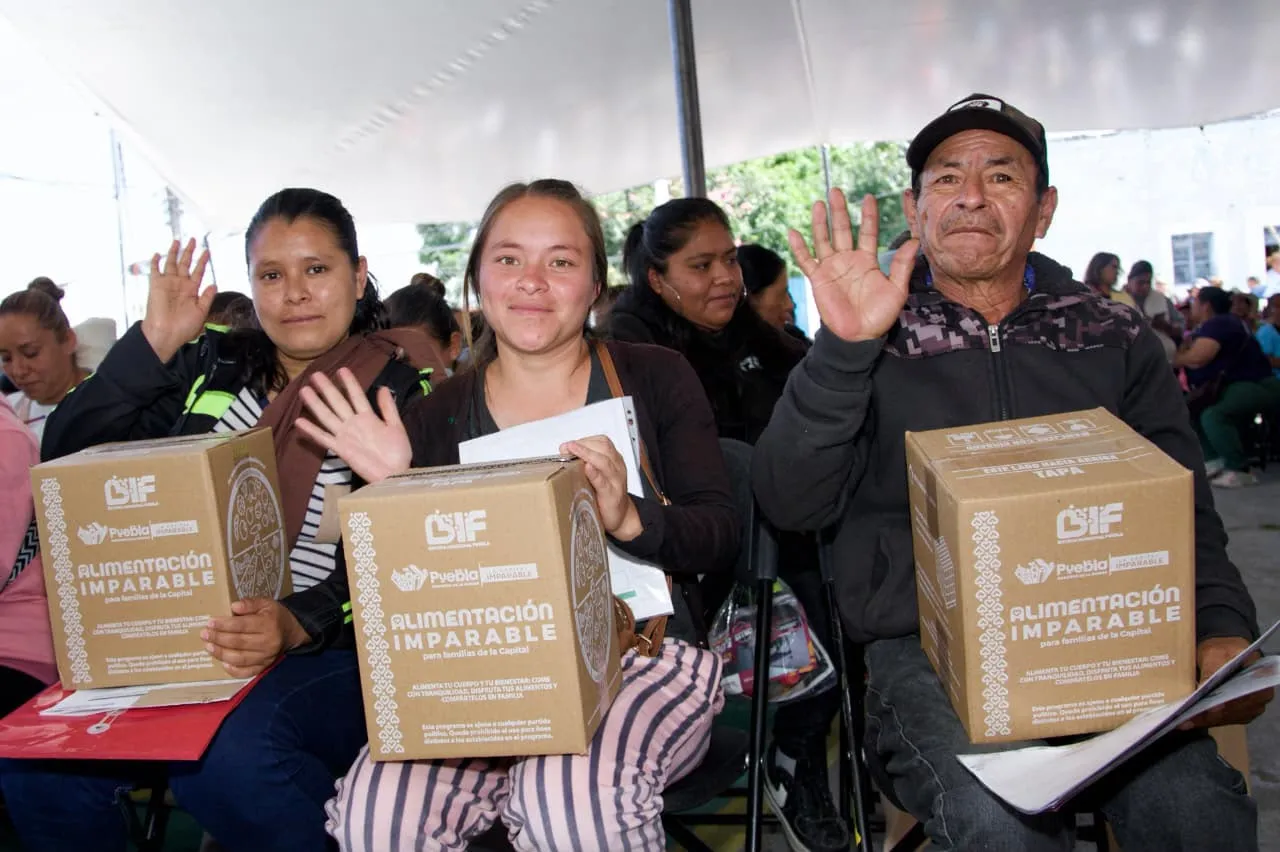 Gobierno de la Ciudad entrega 4,200 despensas a familias de Santo Tomás Chautla