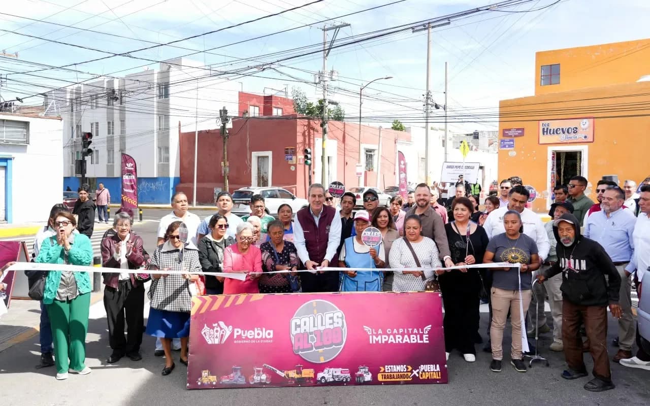 Mejora Ayuntamiento de Puebla la 14 Sur-Norte con Tren Capitalino de Pavimentación