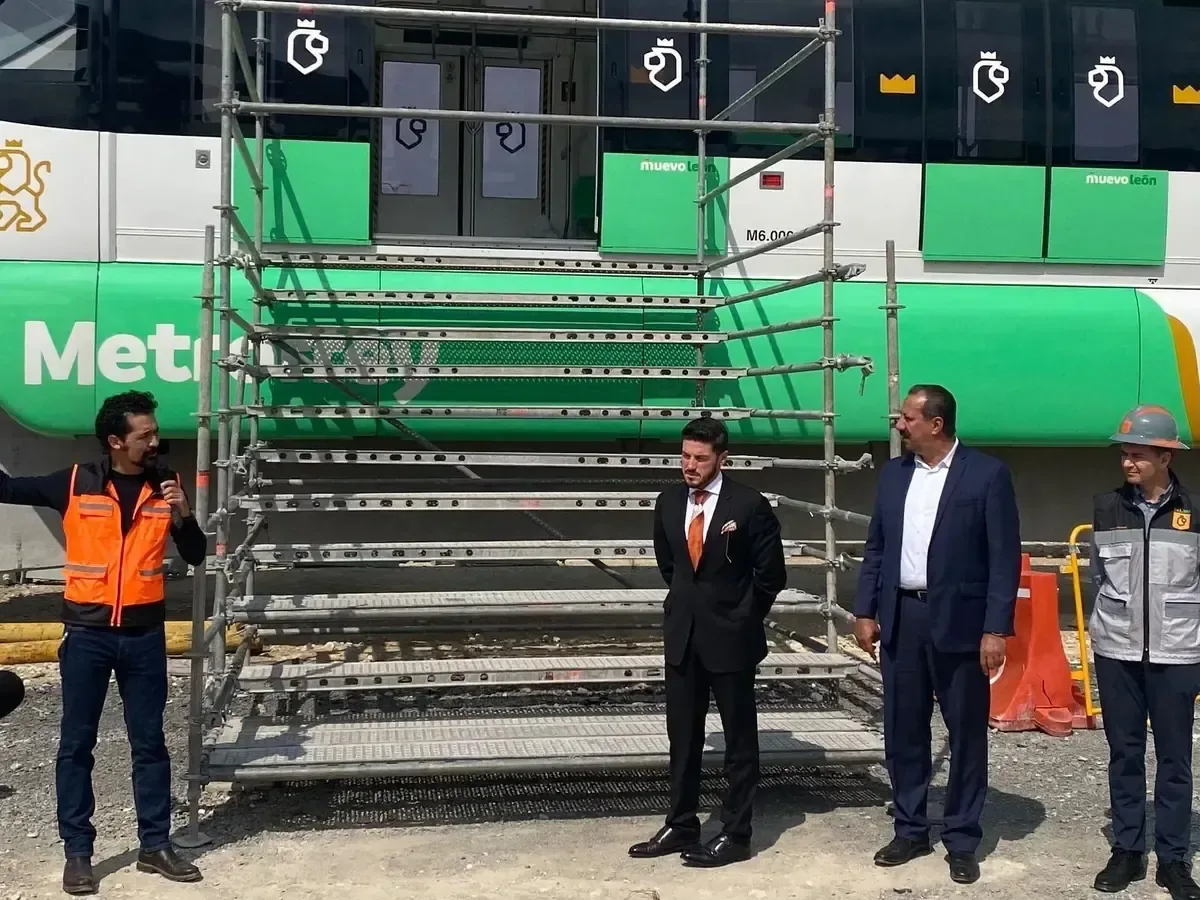 Nuevo León presenta el sexto tren para las nuevas líneas del Metro
