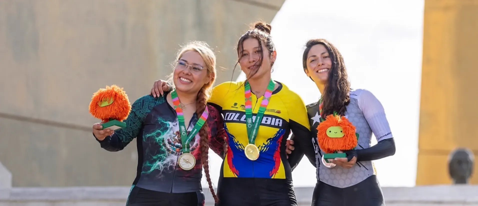 Esmeralda Flores gana plata en patinaje de descenso en Asunción