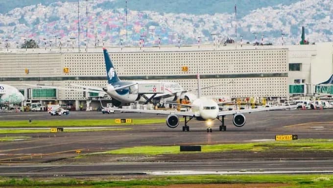 México prepara una nueva política aérea y un plan de navegación a 15 años