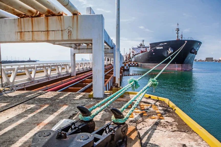 México envía 85 mil barriles de petróleo a Cuba; Pemex no se ha pronunciado