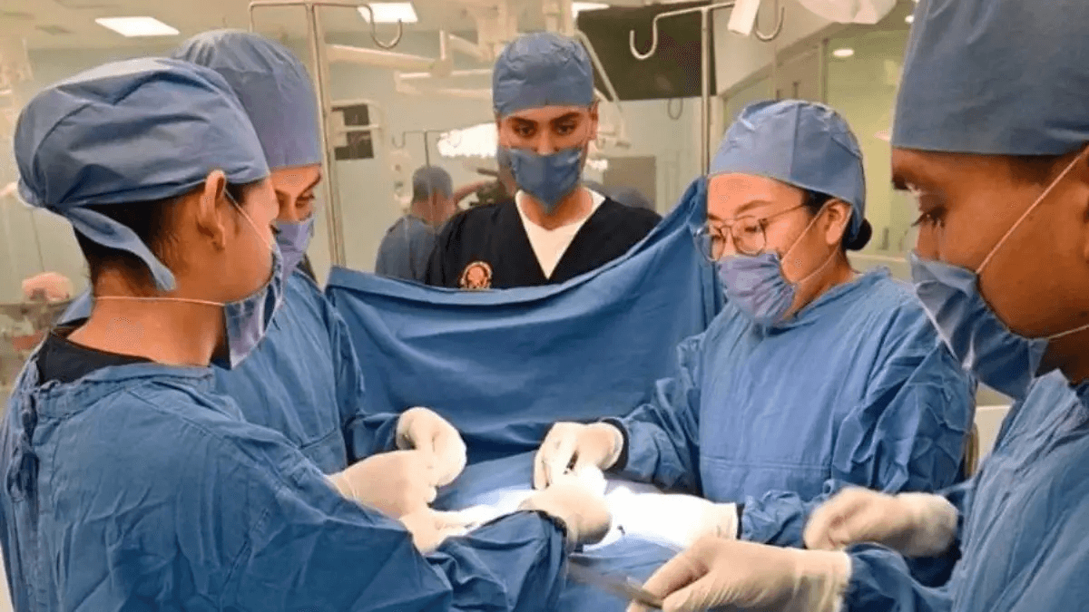 Realidad aumentada y robots quirúrgicos, la apuesta de SEMAR para médicos y enfermeros navales