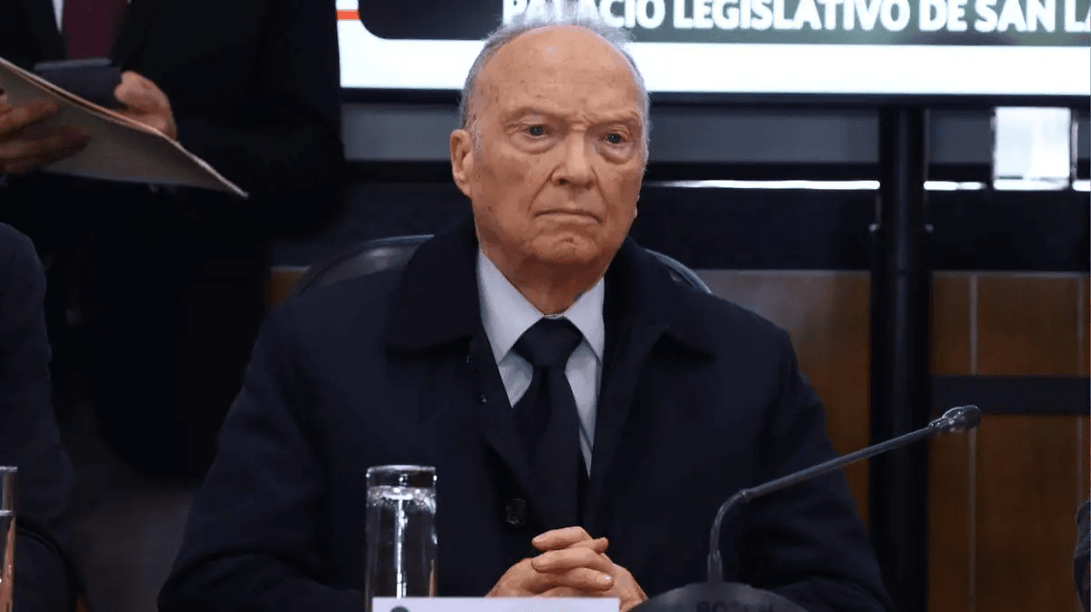 “Quería un cambio en mi vida pública”, defiende Gertz Manero ante diputados