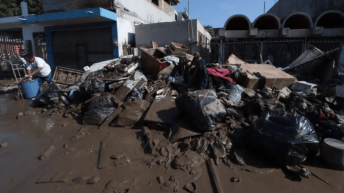 Gobierno federal reubicará a cuatro mil familias por afectaciones de inundaciones en Veracruz