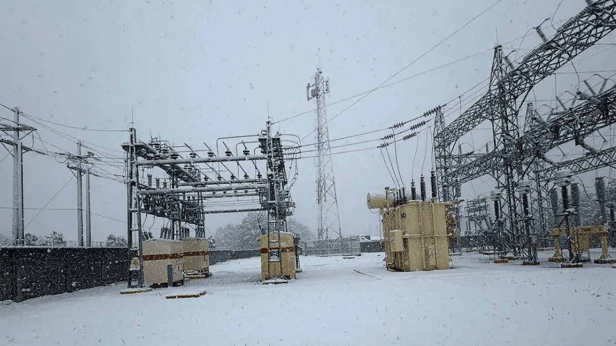 Nevadas provocan afectaciones eléctricas en cuatro municipios serranos de Chihuahua y Durango