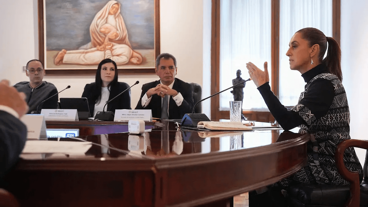 Sheinbaum se reúne con la gobernadora de Banxico en Palacio Nacional