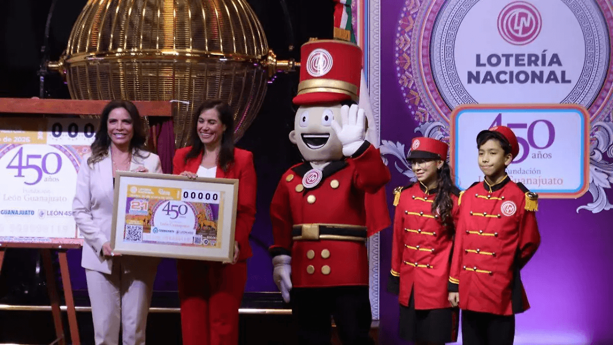 León celebra 450 años de su fundación con billete especial de Lotería Nacional