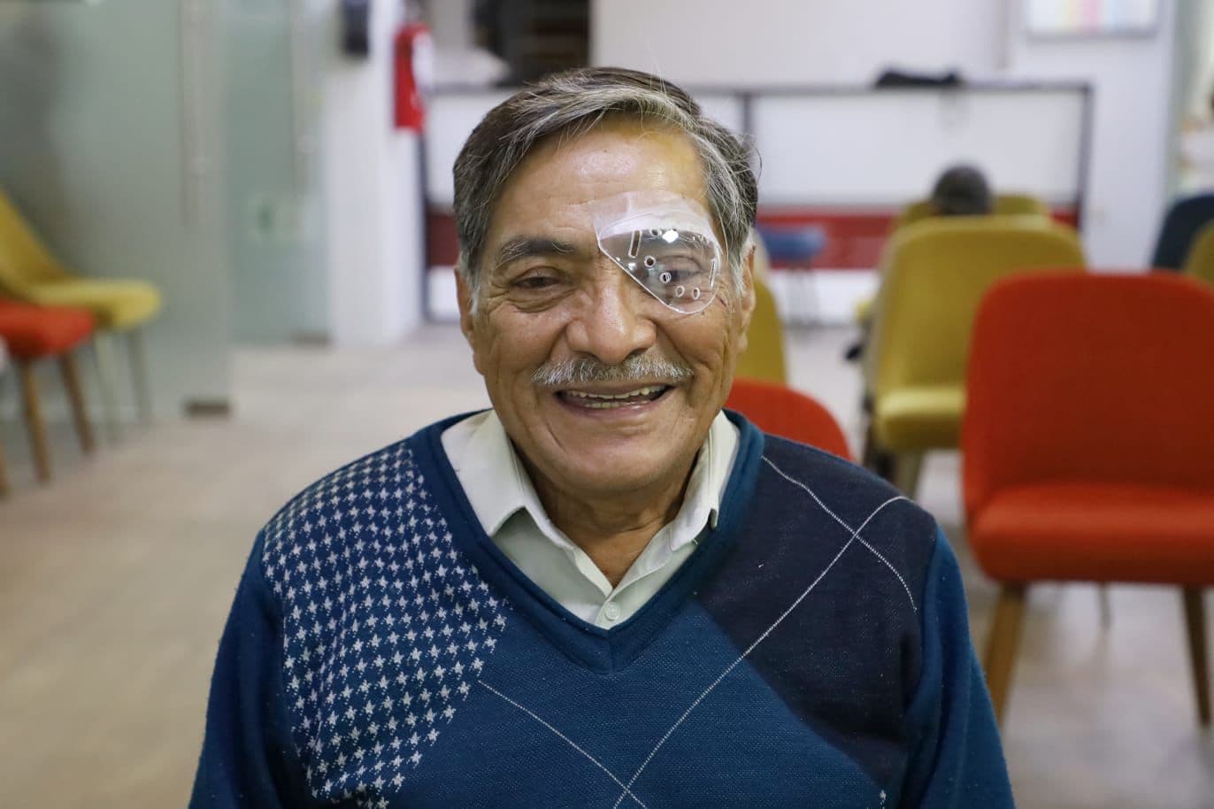 Iluminando Miradas devuelve la vista y la independencia a adultos mayores en Puebla
