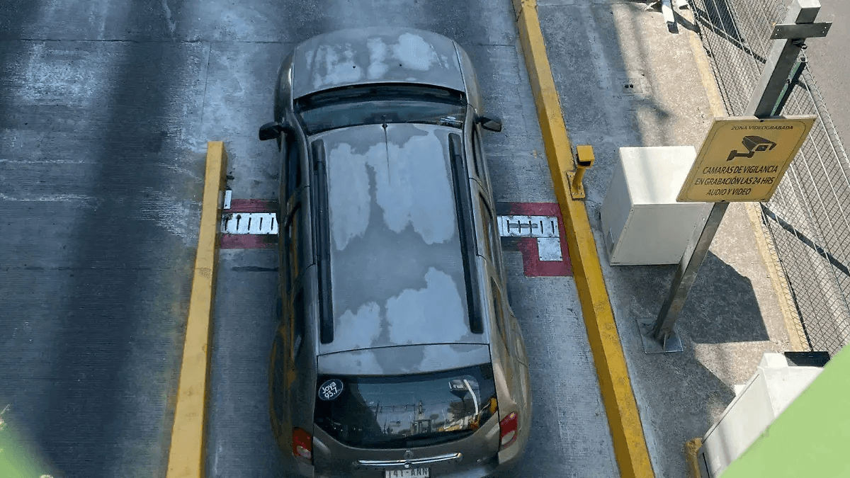 Conductores se niegan a pagar peajes pese a sistema ponchallantas en el Valle de México